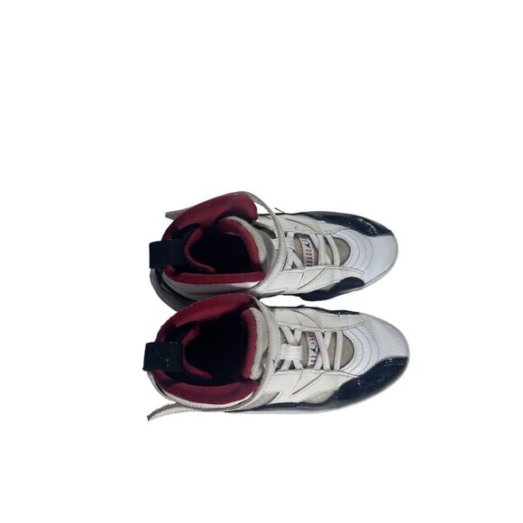 Nike Air Jordan Jumpman 2 Trey Basketball‎ Shoes Size 1Y YWhite/Black/Red - Picture 2 of 8